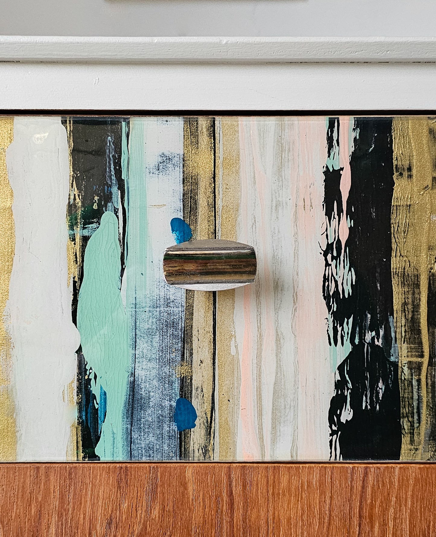 BBC 1 Money for Nothing Abstract Resin Chest of Drawers