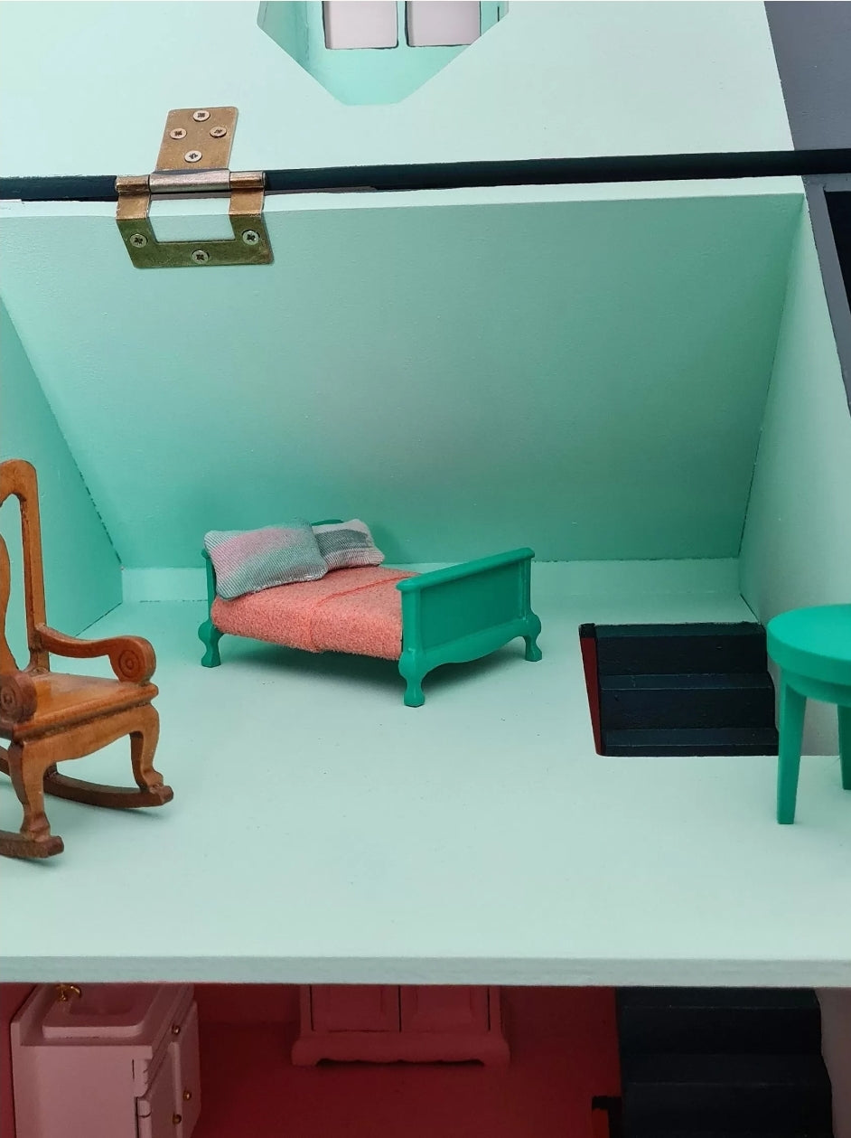 The Orla Dolls Large House & Furniture Accessories