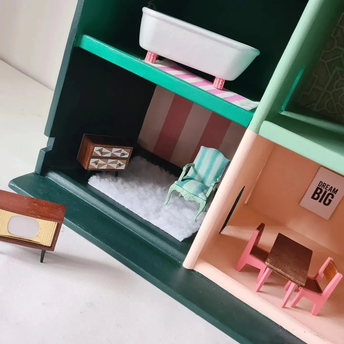 The Eden Stripe Dolls House & Furniture Accessories