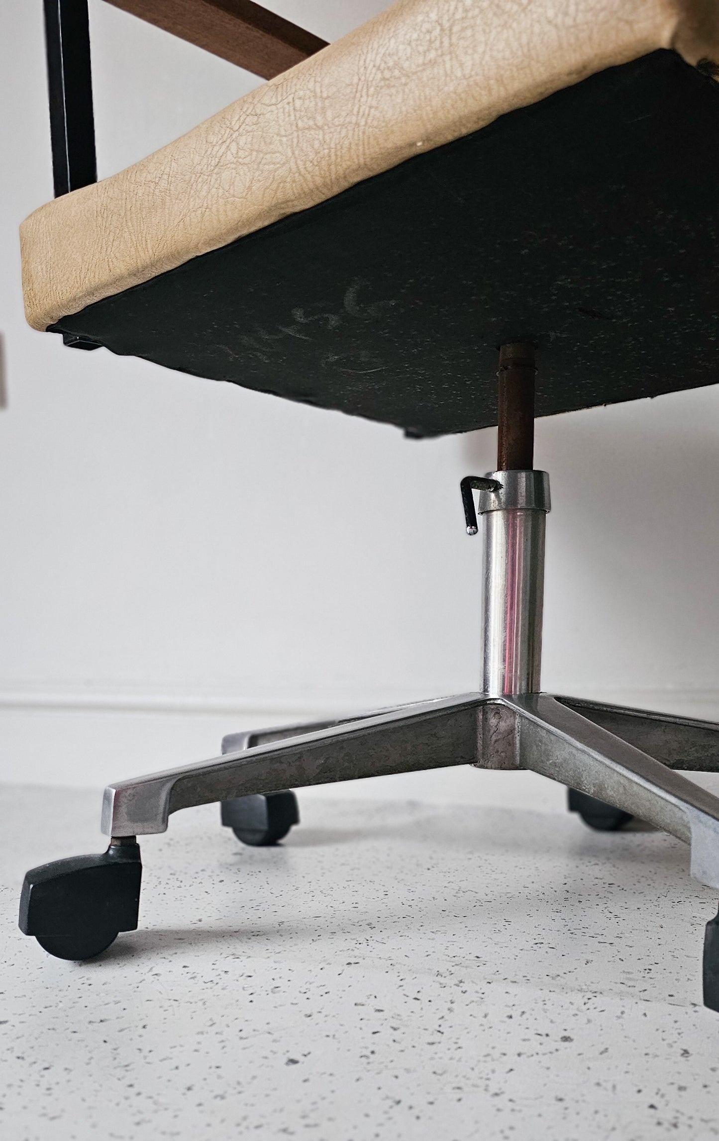 The Newton Retro Chrome Swivel Desk Chair