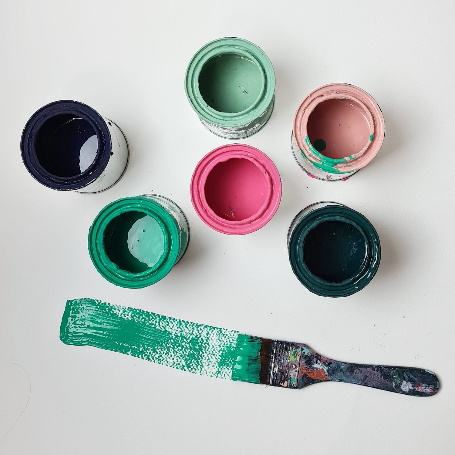 Chloe Kempster free spirited artist, paint collaboration with Daydream Apothecary - the Botanical collection