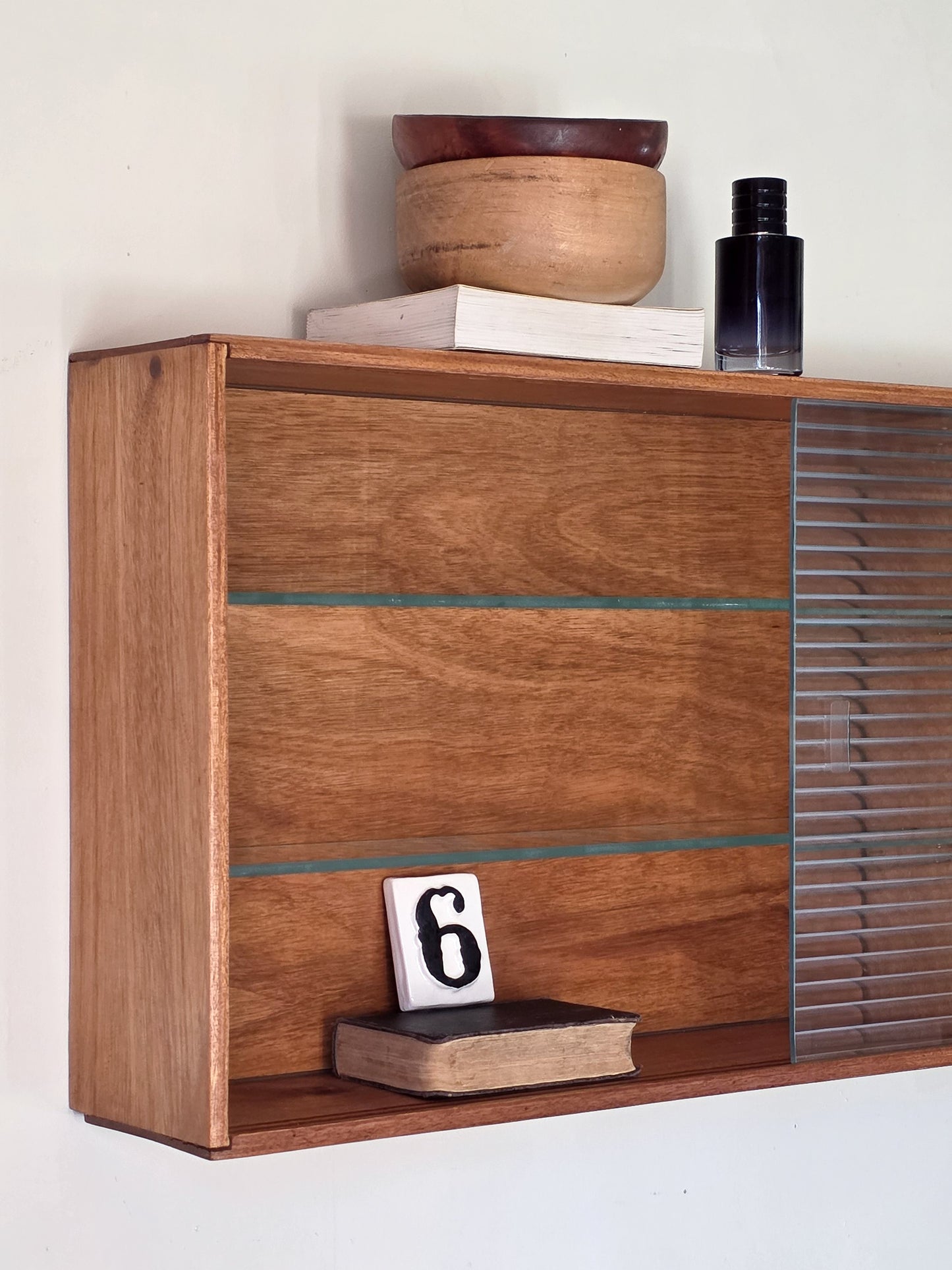 TheJasper Mid Century Reeded Glass Wall Cabinet