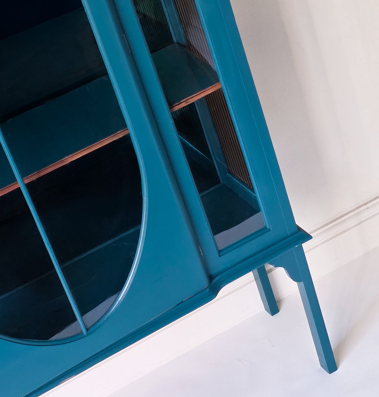 The Evelyn Turquoise & Gold Ribbed Glass Antique Cabinet